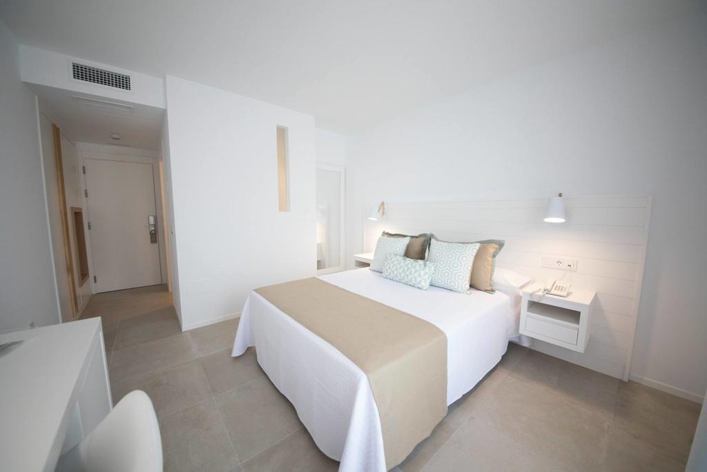 El Trebol Bar & Hotel Only Adults كاربونيذاس المظهر الخارجي الصورة